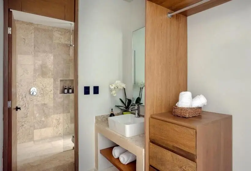 Lalola Downtown Boutique Apartments