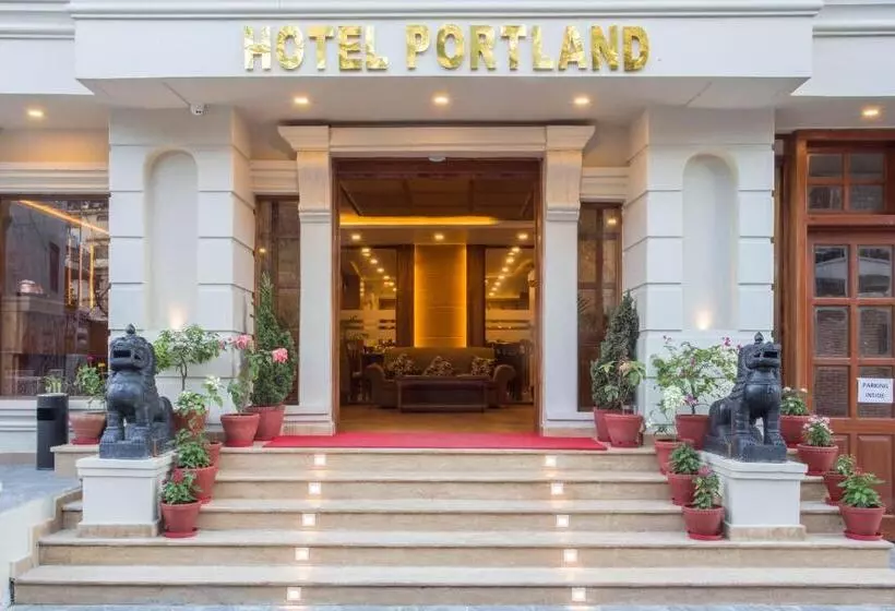 هتل Portland