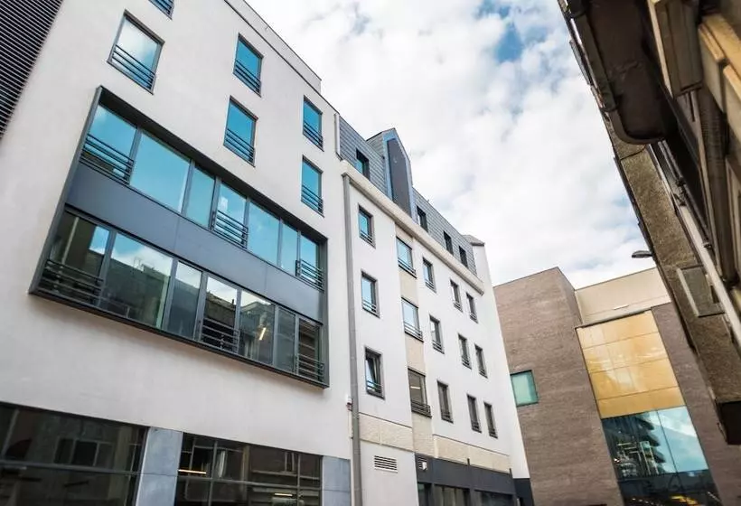 Auberge De Jeunesse Charleroi Youth Hostel