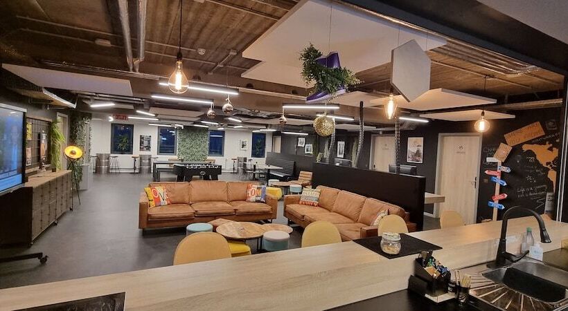 Auberge De Jeunesse Charleroi Youth Hostel