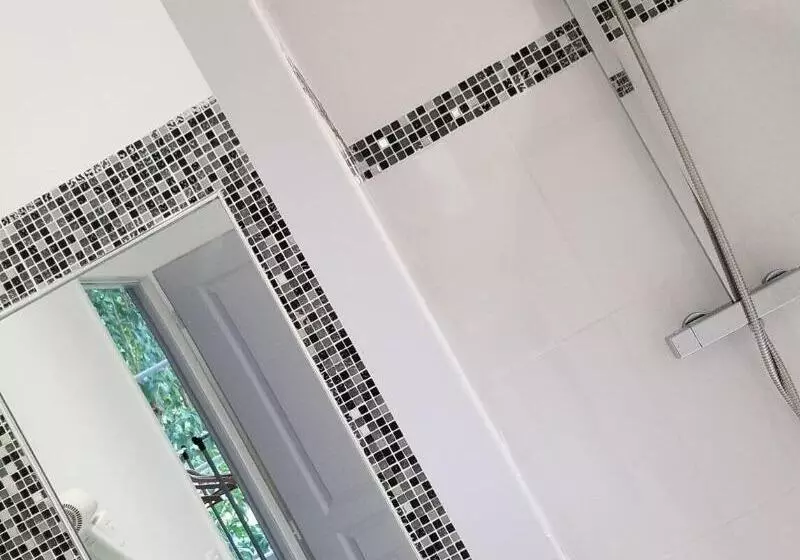 تختخواب و صبحانه La Maison Blanche