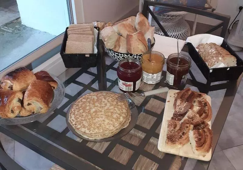 تختخواب و صبحانه La Maison Blanche