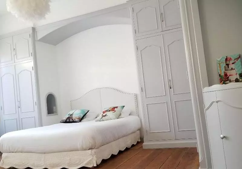 تختخواب و صبحانه La Maison Blanche