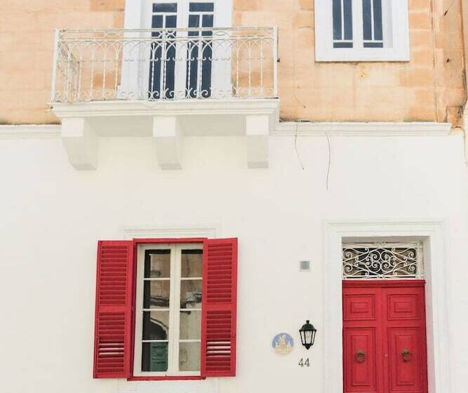 پانسیون House Of Pomegranates