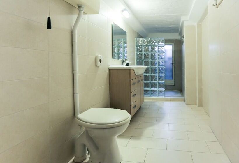 پانسیون House Of Pomegranates