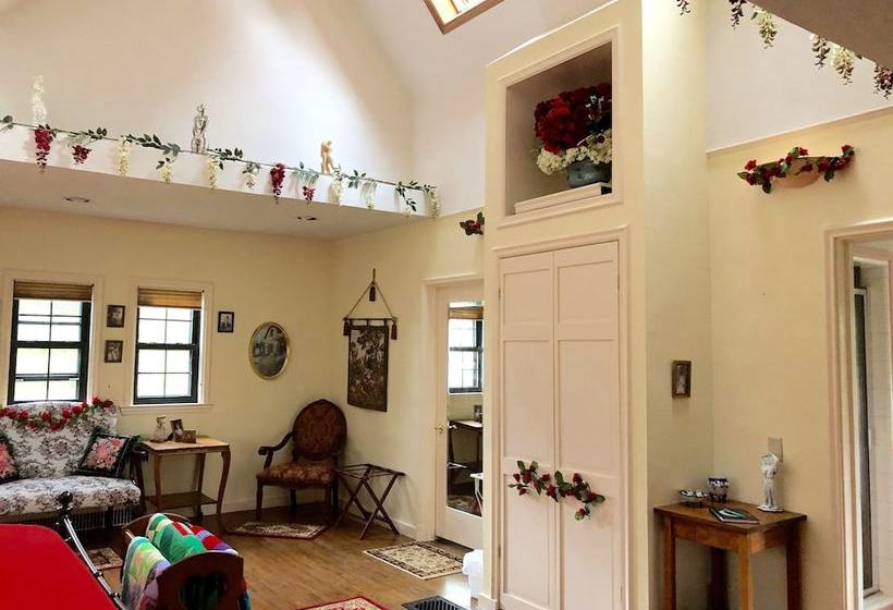 Sujak On Sunnyhill Bed And Breakfast