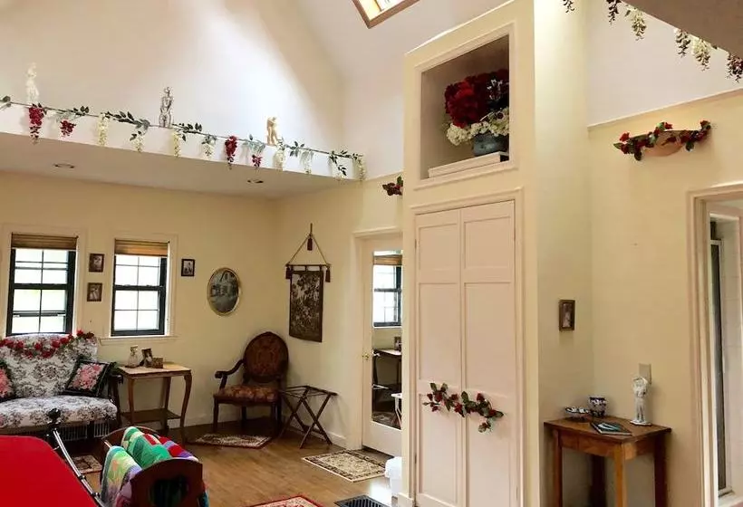 Sujak On Sunnyhill Bed And Breakfast