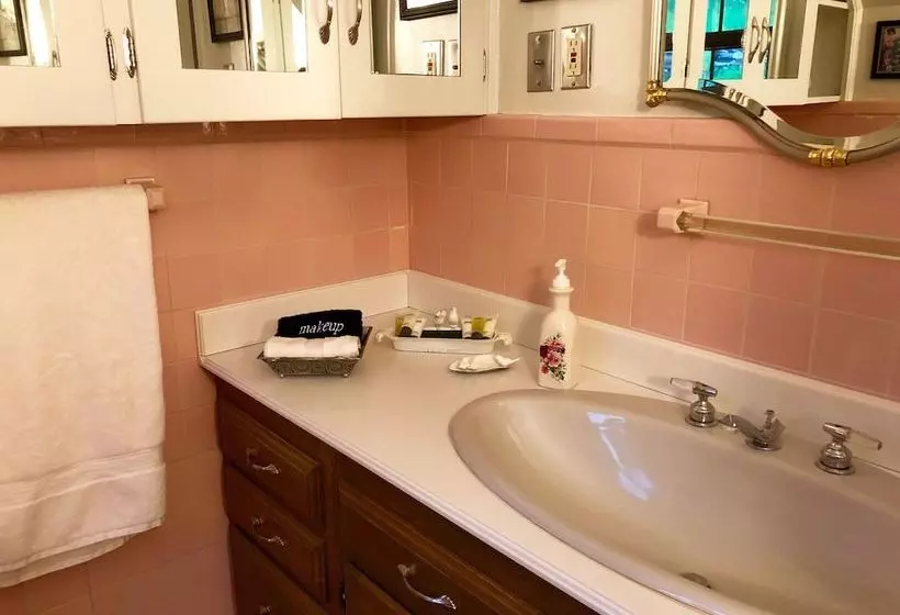 Sujak On Sunnyhill Bed And Breakfast