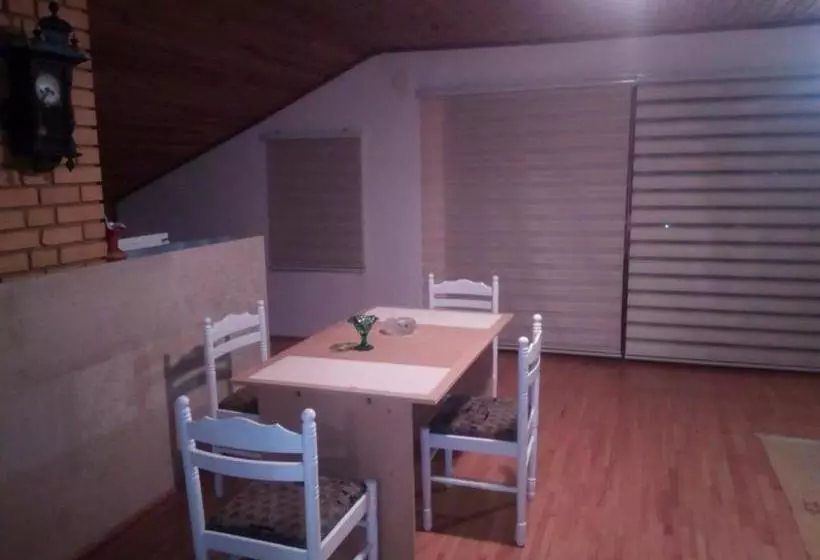 هاستل Kamena ćuprija