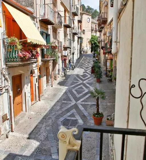 Aamiaismajoitus (B&B) Palazzo Melnis