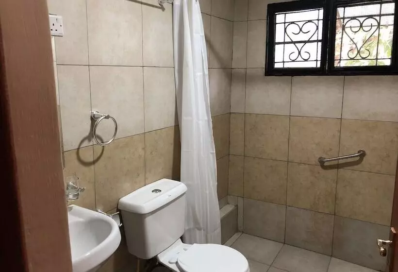 تختخواب و صبحانه Tiana Court Milimani Kisumu