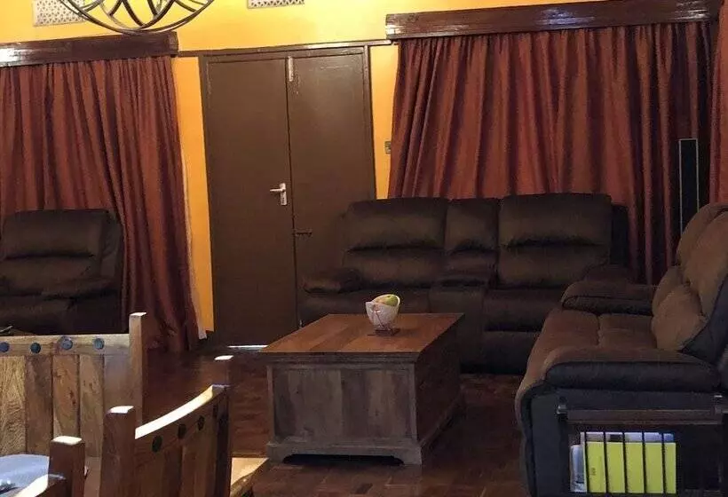 تختخواب و صبحانه Tiana Court Milimani Kisumu