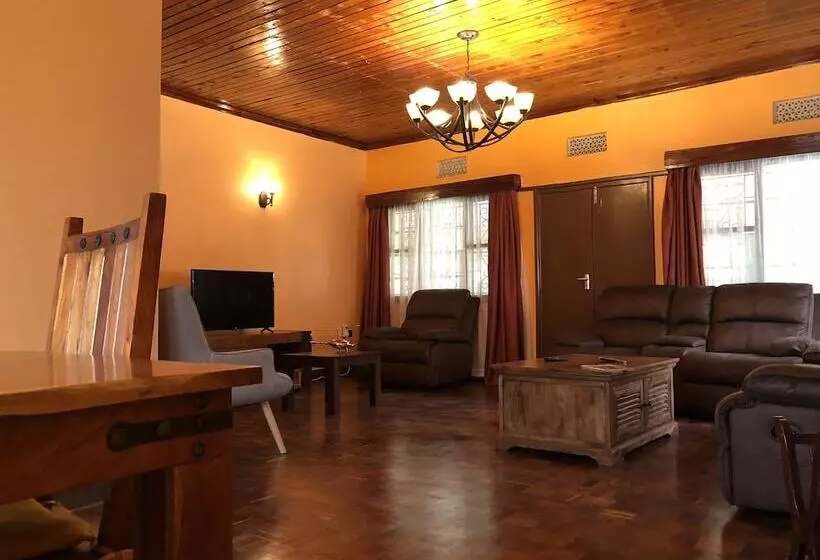 تختخواب و صبحانه Tiana Court Milimani Kisumu