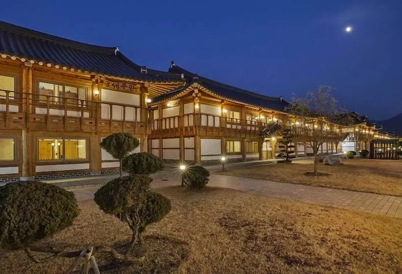 ホテル Jeonju Wangyijimil Hanok