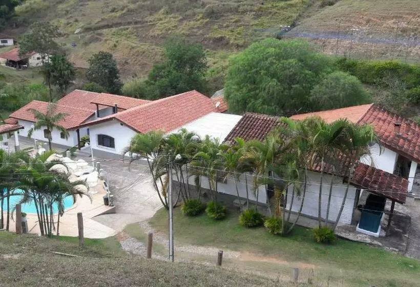 ペンション Pousada Cachoeira