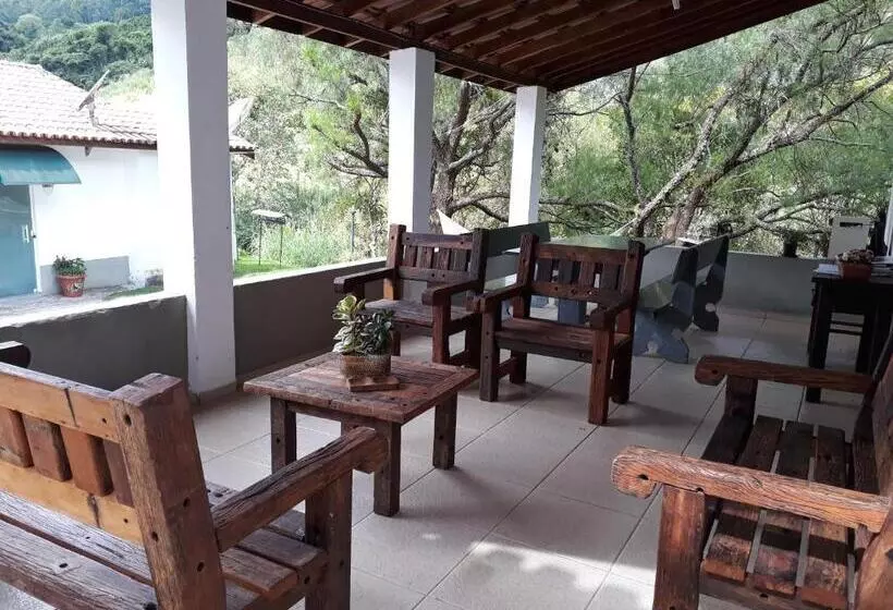 ペンション Pousada Cachoeira