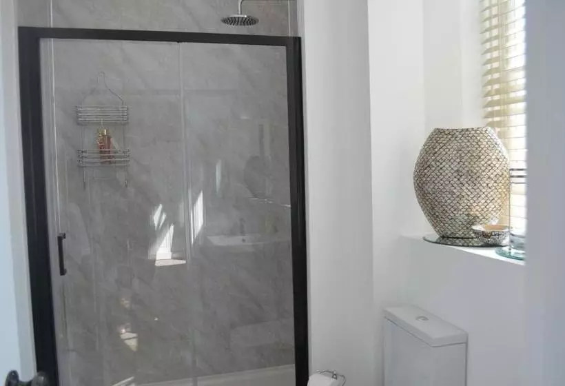 Aamiaismajoitus (B&B) The Old Chapel Stoke Bruerne