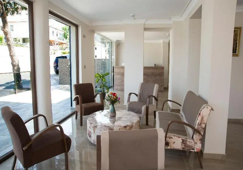 Yasemin Hotel özdere