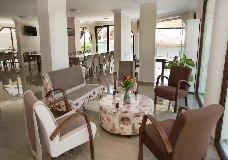 Yasemin Hotel özdere