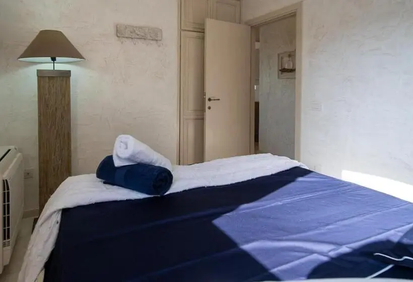 ホテル Hotiday Suites Liscia Di Vacca