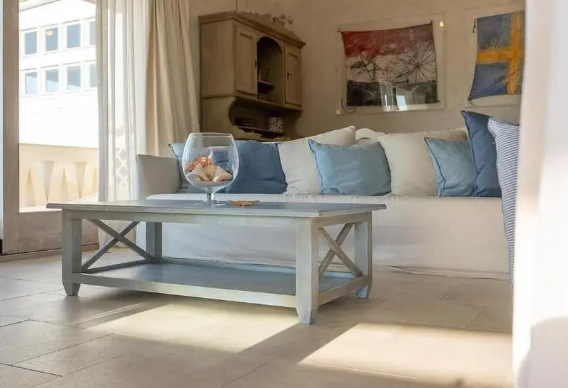 ホテル Hotiday Suites Liscia Di Vacca