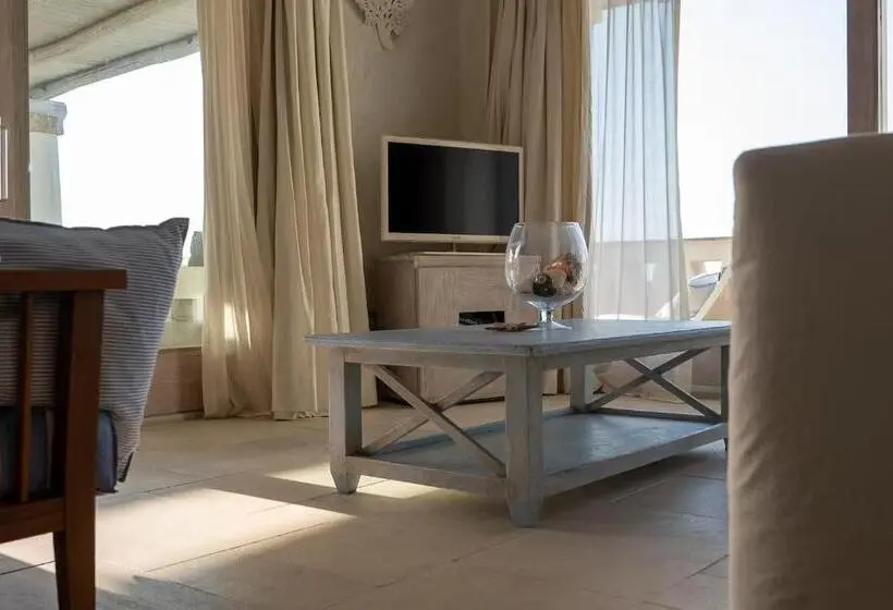 ホテル Hotiday Suites Liscia Di Vacca