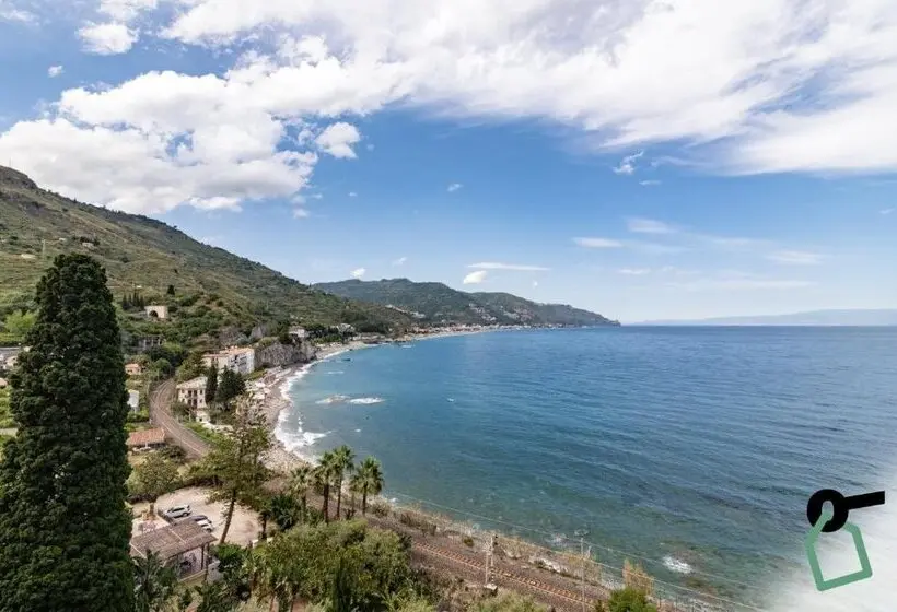 ホテル Hotiday Taormina Baia