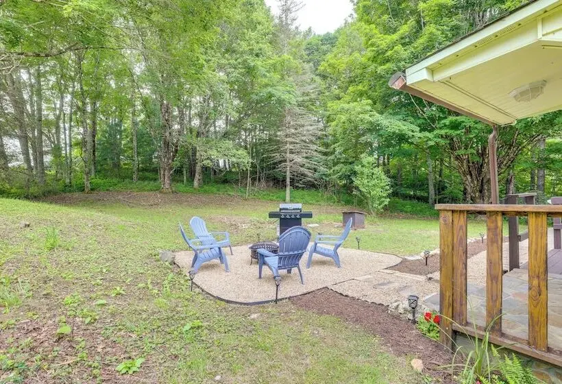 Blue Ridge Escape W/ Fire Pit: Hike, Ski + Explore