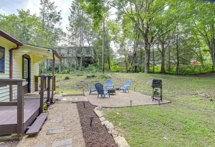 Blue Ridge Escape W/ Fire Pit: Hike, Ski + Explore