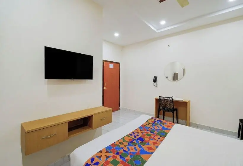 Fabhotel Sp Living Tree