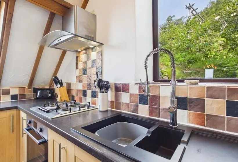Hairpin Cottage   2 Bed Holiday Home   Langland