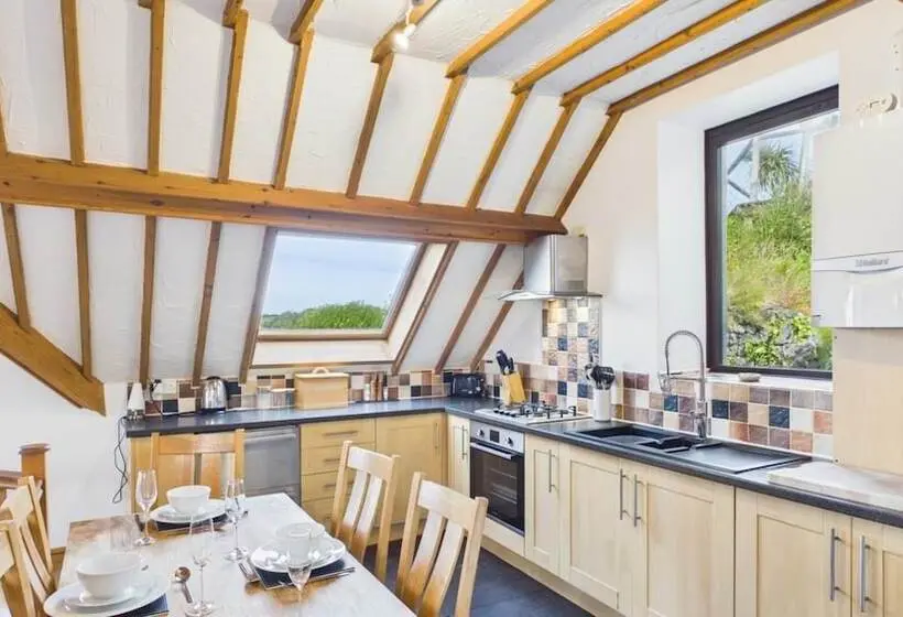 Hairpin Cottage   2 Bed Holiday Home   Langland