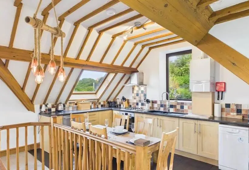 Hairpin Cottage   2 Bed Holiday Home   Langland