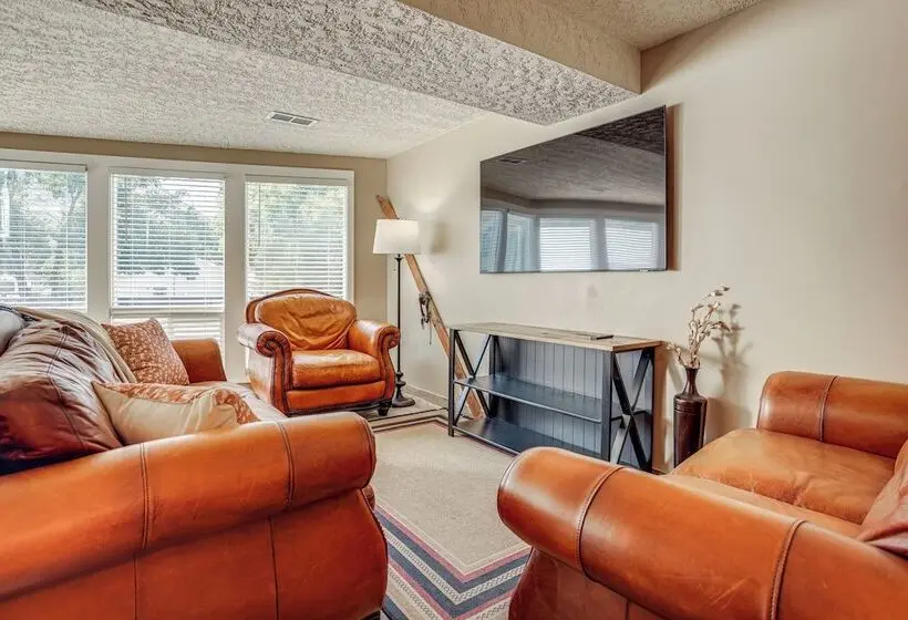 Hot Tub, Game Room, Putting Green! Ogden Oasis