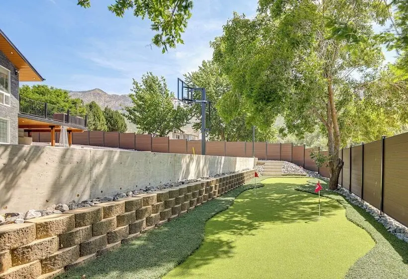 Hot Tub, Game Room, Putting Green! Ogden Oasis