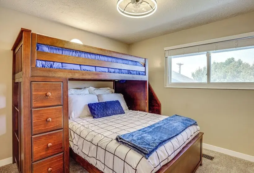 Hot Tub, Game Room, Putting Green! Ogden Oasis
