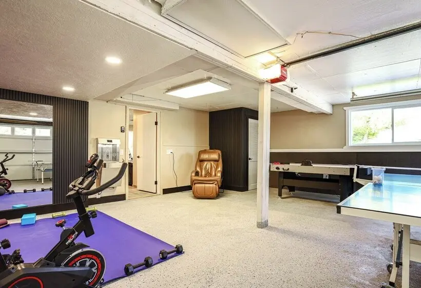 Hot Tub, Game Room, Putting Green! Ogden Oasis