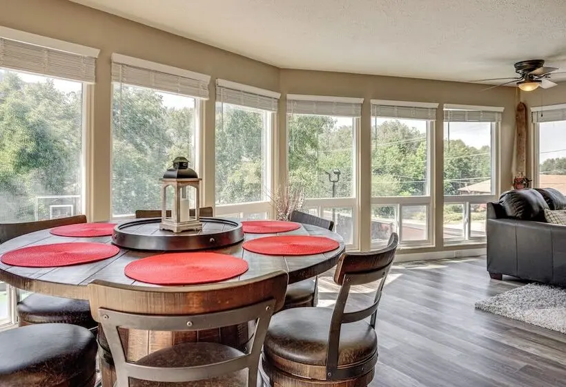 Hot Tub, Game Room, Putting Green! Ogden Oasis