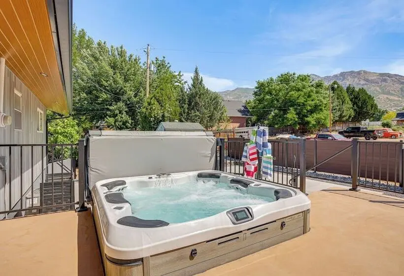 Hot Tub, Game Room, Putting Green! Ogden Oasis