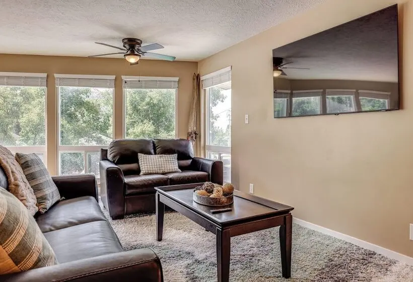 Hot Tub, Game Room, Putting Green! Ogden Oasis