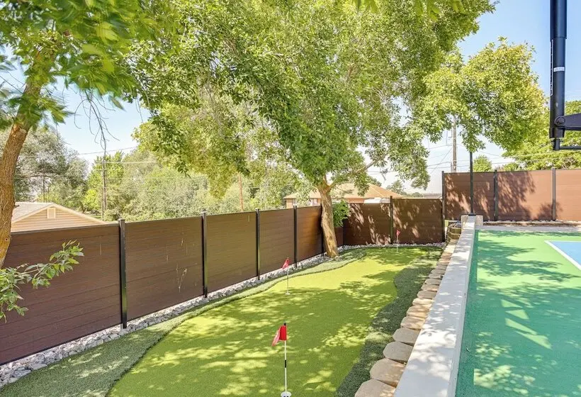 Hot Tub, Game Room, Putting Green! Ogden Oasis