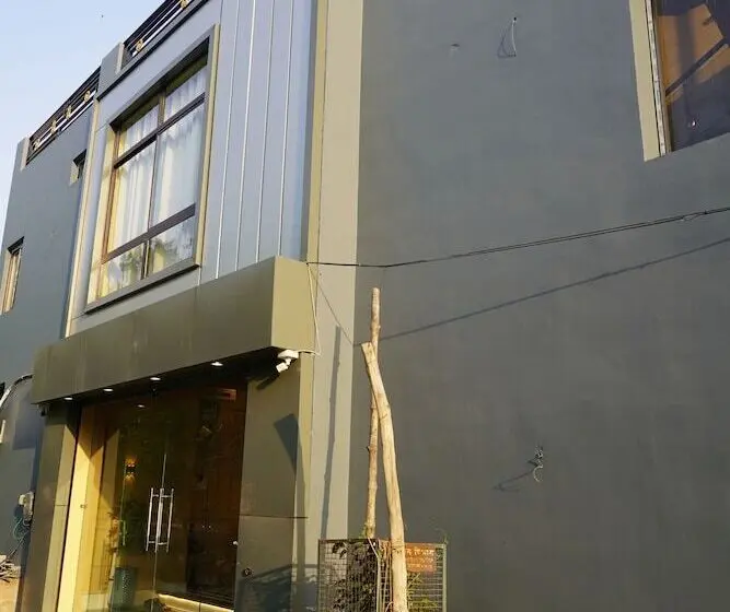Hotelli The Sangha Residency
