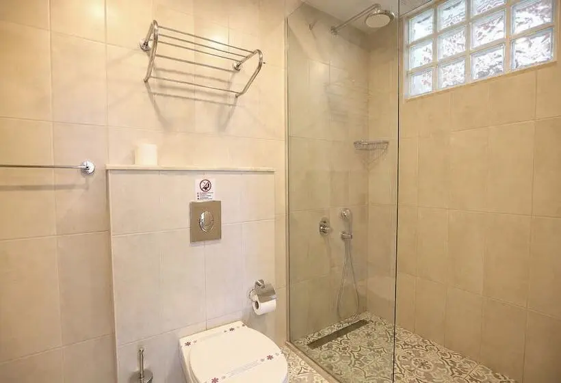 Payam Agora Hotel Room Only, Shared Terrace & Kitchen