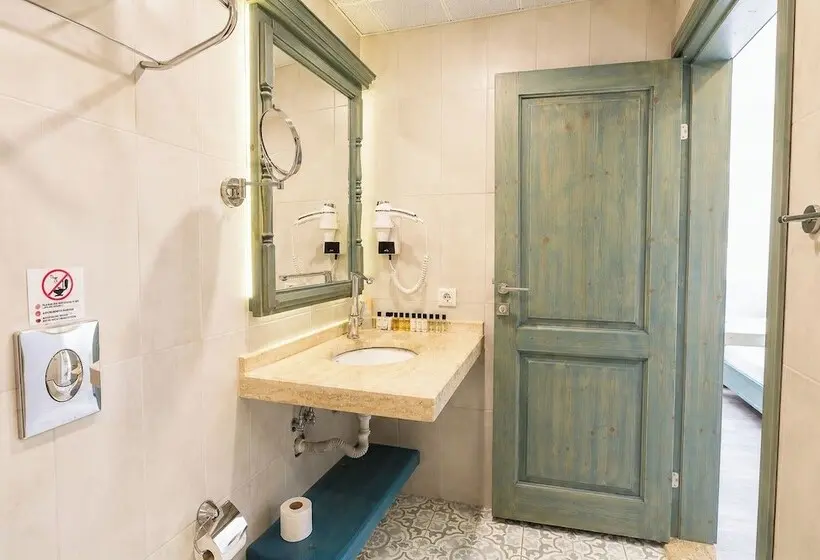 Payam Agora Hotel Room Only, Shared Terrace & Kitchen