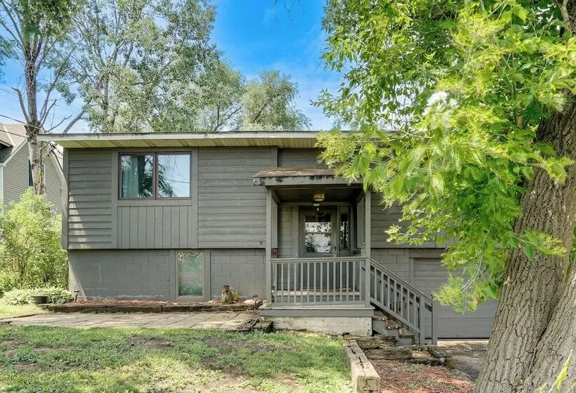 Steps To Park & Pond! Stillwater Home On 3.5 Acres