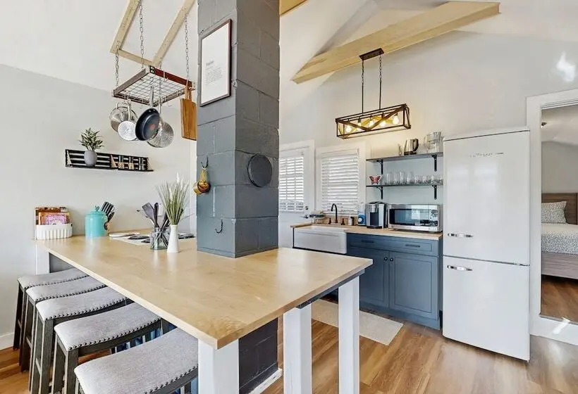 Charming Cottage With A Spacious Deck Overlooking The Megunticook River