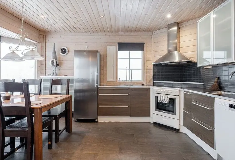 Cozy Cabin Retreat In Riihivuori