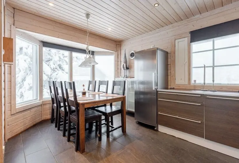 Cozy Cabin Retreat In Riihivuori