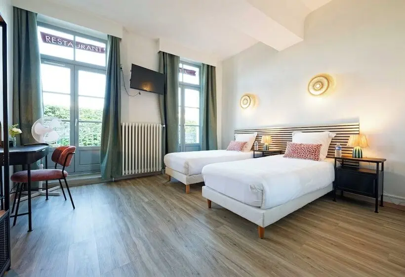 Hotelli Hôtel En Ville