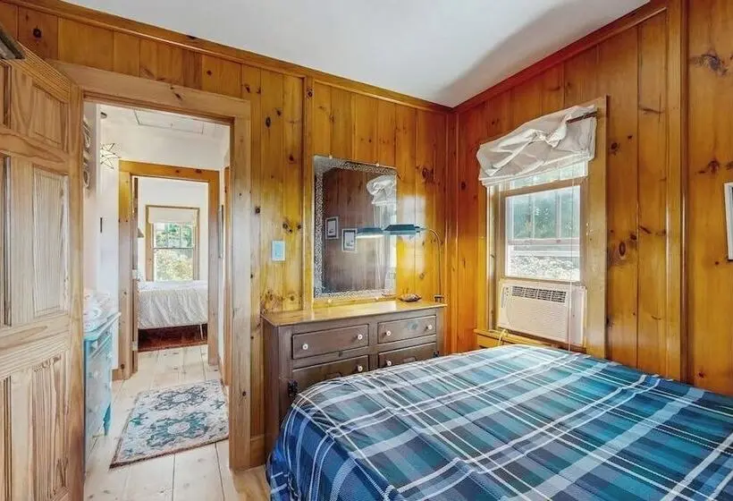 Lovely Home With Harbor Views, Gas Grill, Streaming, W/d, & Gourmet Range